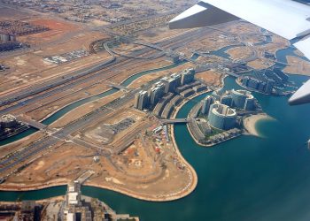 UAE Trade Freeze Puts Iran’s Main Gulf Economic Lifeline at Risk